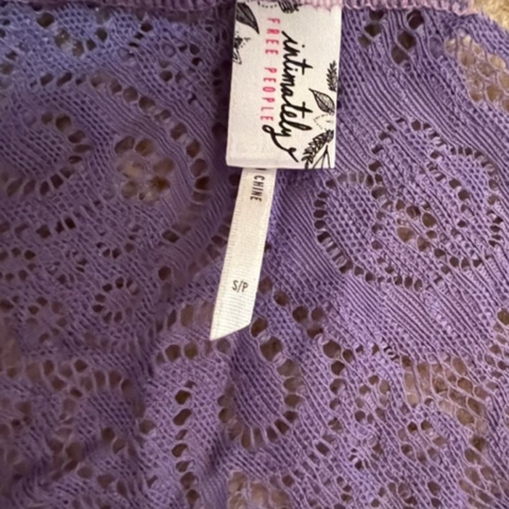 Purple lace - Picture 4 of 4